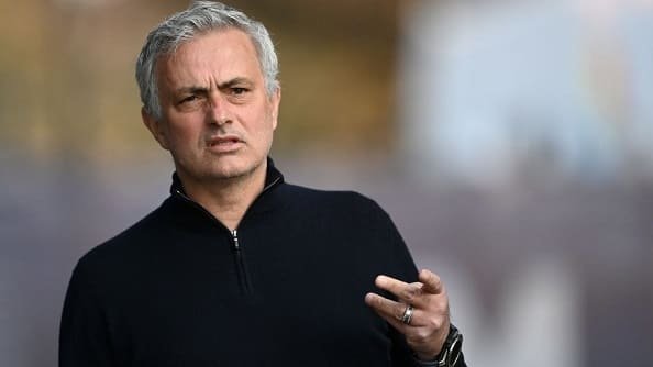«Тоттенхэм» объявил об уходе Моуринью