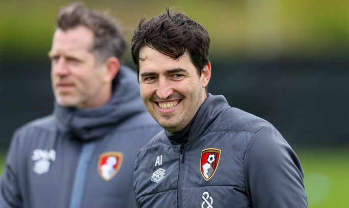 Syujetli onlayn porno filmni tomosha qiling Yosh qizlar va keksa erkaklar ortasidagi jinsiy aloqa